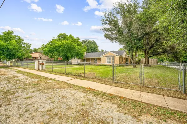 De Leon, TX 76444,341 S Moseley ST