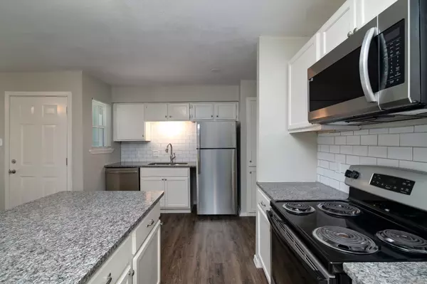 Fort Worth, TX 76116,8037 W Elizabeth LN #105