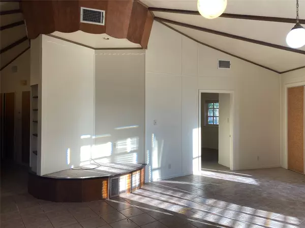 Corsicana, TX 75110,1805 E Beverly DR