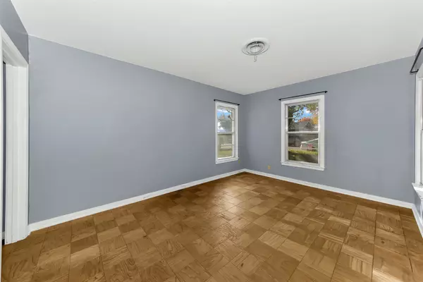 River Oaks, TX 76114,908 Yale ST