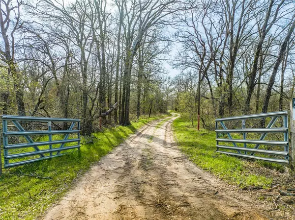 Lott, TX 76656,150 CR 411