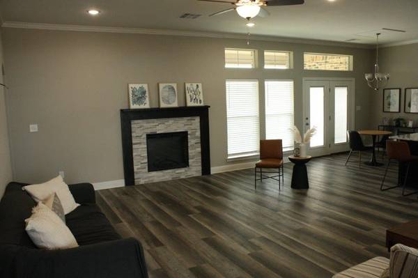 Robinson, TX 76706,398 Frederick DR