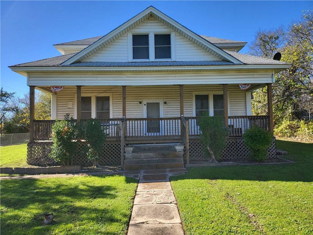 426 N Houston ST, Lorena, TX 76655