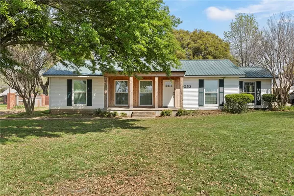 1053 Corsicana HWY,  Hillsboro,  TX 76645