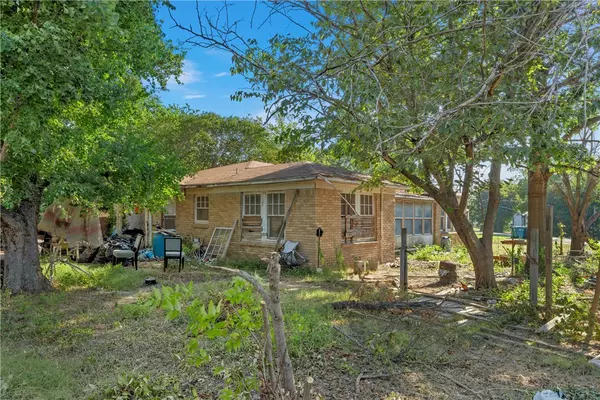 Elm Mott, TX 76640,4676 Old Dallas RD