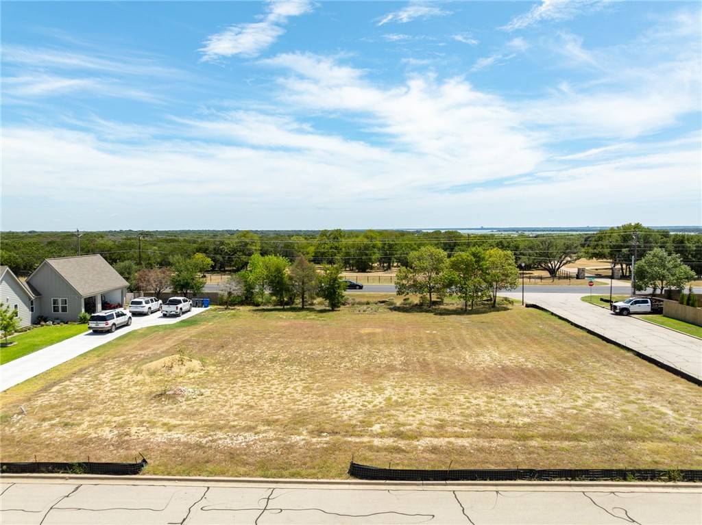 220 Wycliff DR, China Spring, TX 76633