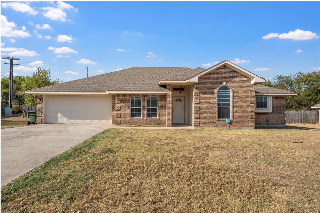156 Topaz CIR, Hewitt, TX 76643