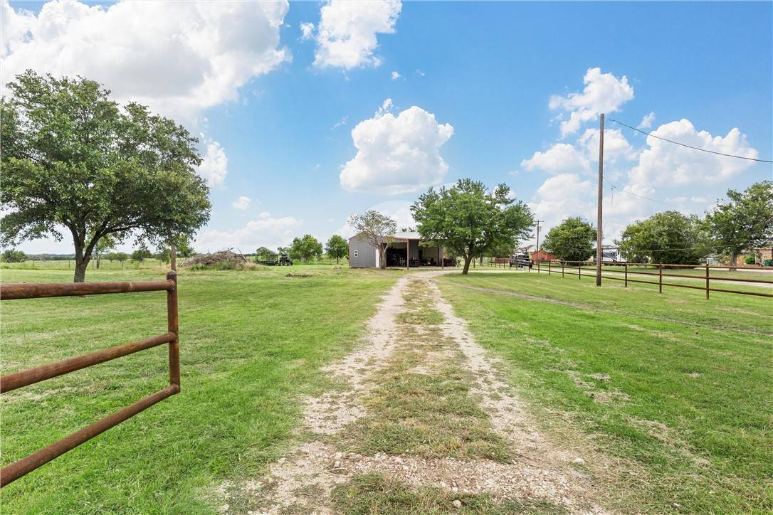 204 Hoffmeyer LN, Robinson, TX 76706