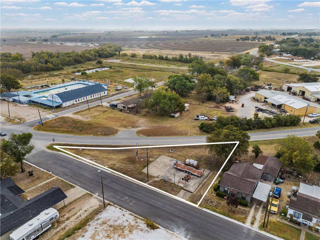 312 E Columbus ST, West, TX 76691