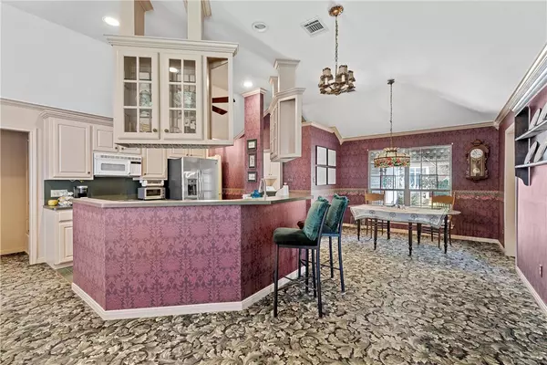 101-105 E Center ST Lorena, TX 76655