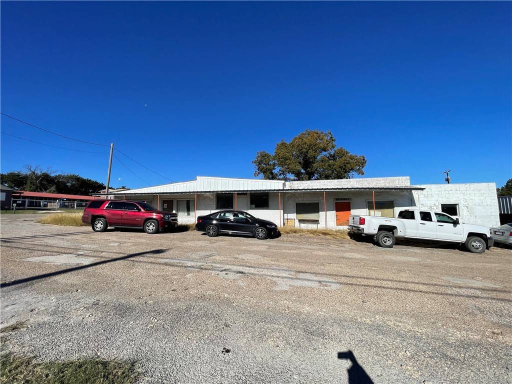 400 Hwy 22 HWY, Clifton, TX 76634