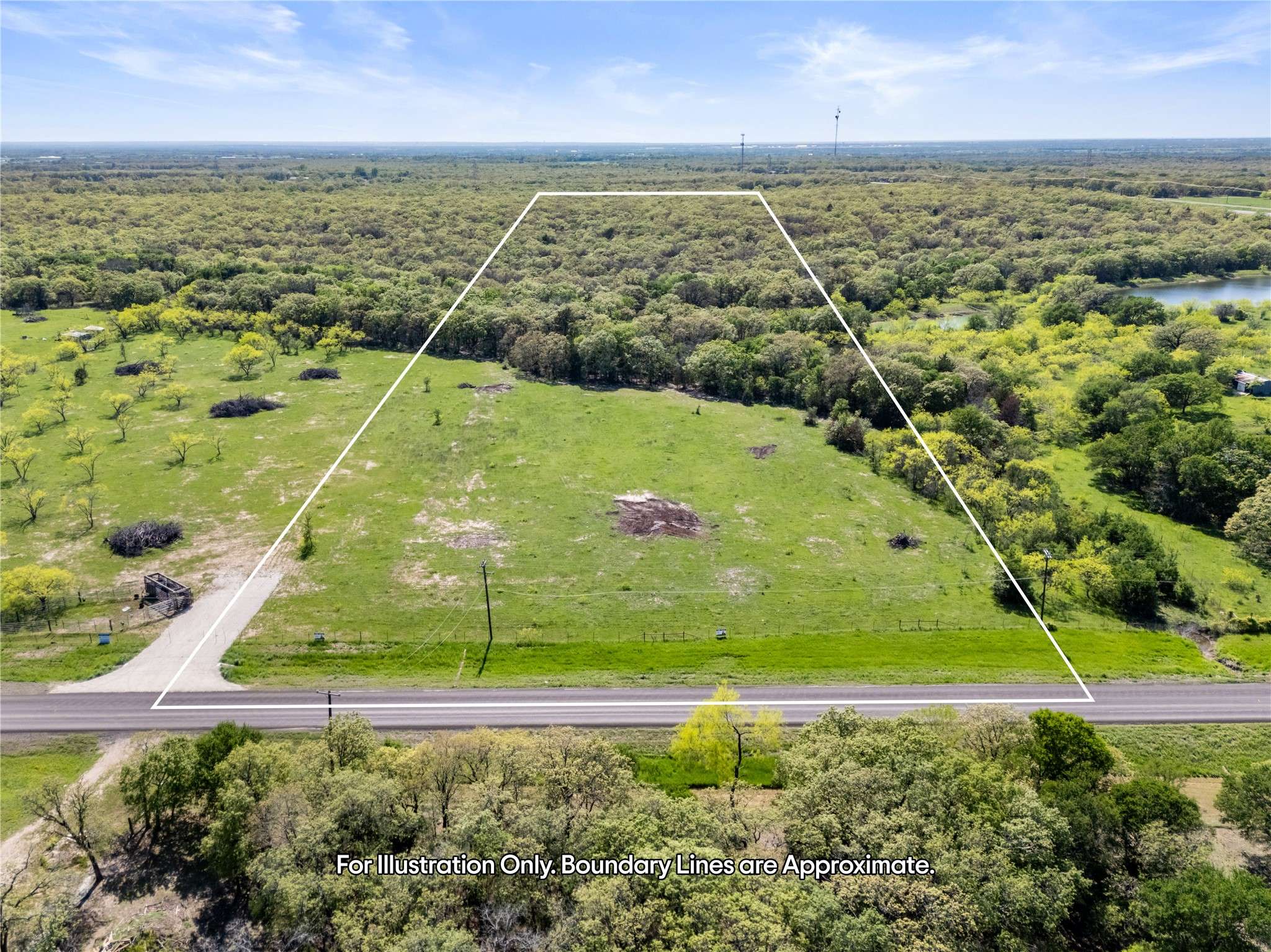 1879 Longhorn Pkwy, Axtell, TX 76624