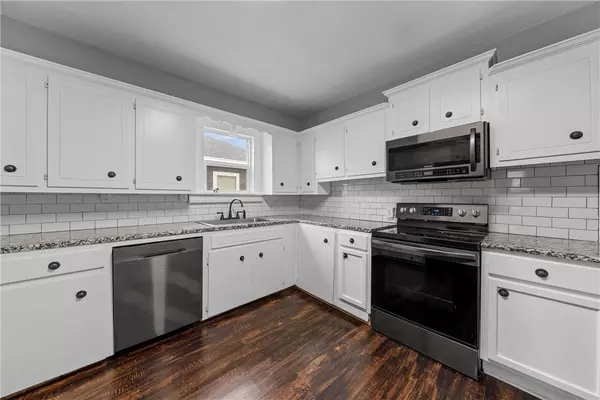Mcgregor, TX 76657,608 Hayes ST