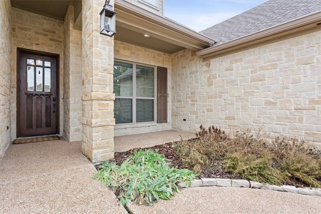 Mcgregor, TX 76657,320 Desert Sky DR