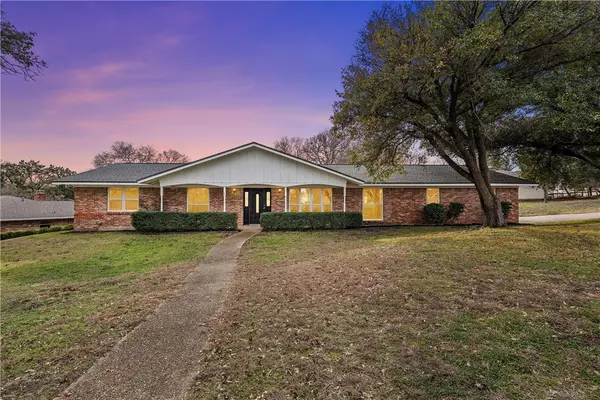 750 Arlington DR, Woodway, TX 76712