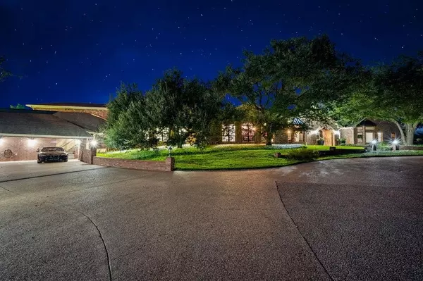 Lorena, TX 76657,2313 Country Spring RD