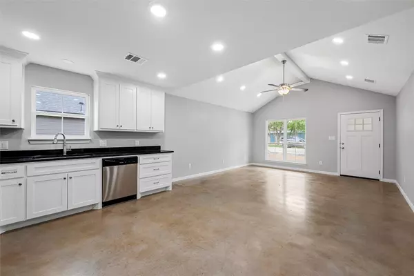 Mart, TX 76664,387 E Burleson ST
