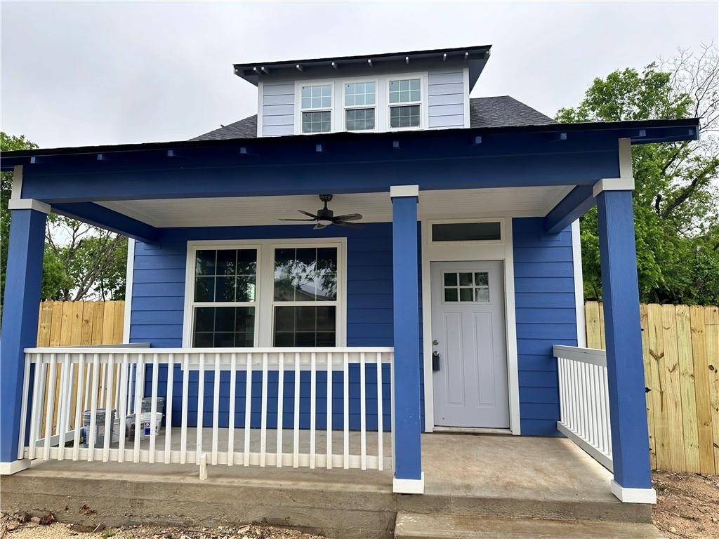 103 Pullen ST, Mcgregor, TX 76657