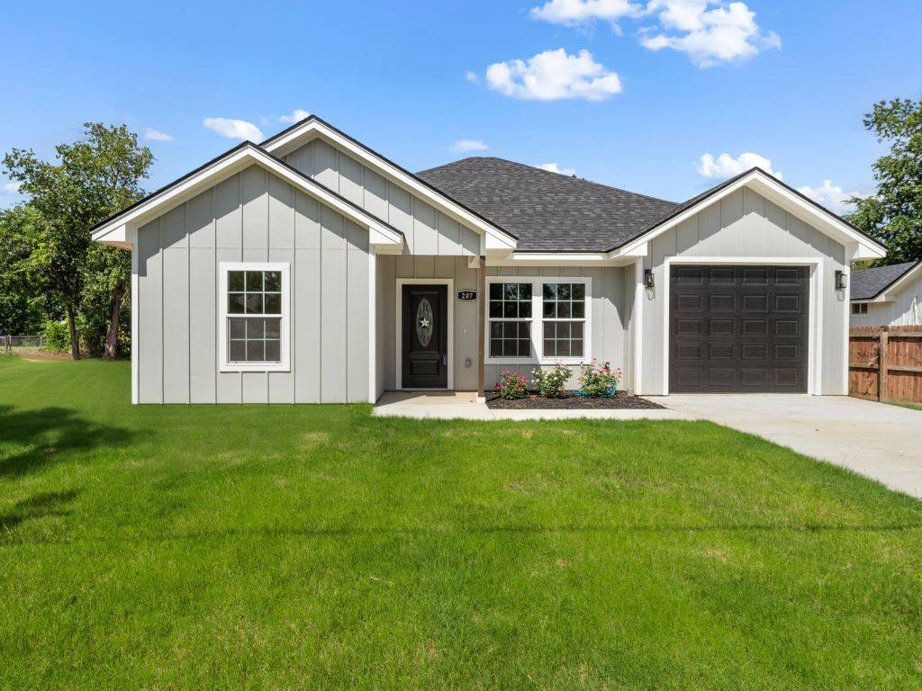 207 N Harrison ST, Mcgregor, TX 76657
