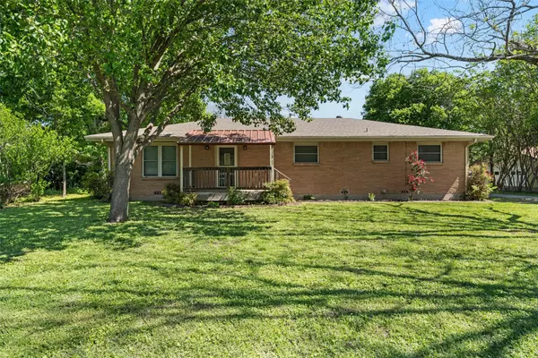 704 W 3rd ST,  Eddy,  TX 76524