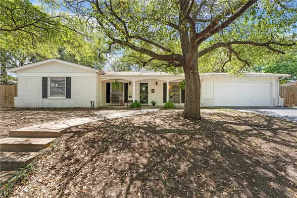 2212 Charboneau ST, Waco, TX 76710
