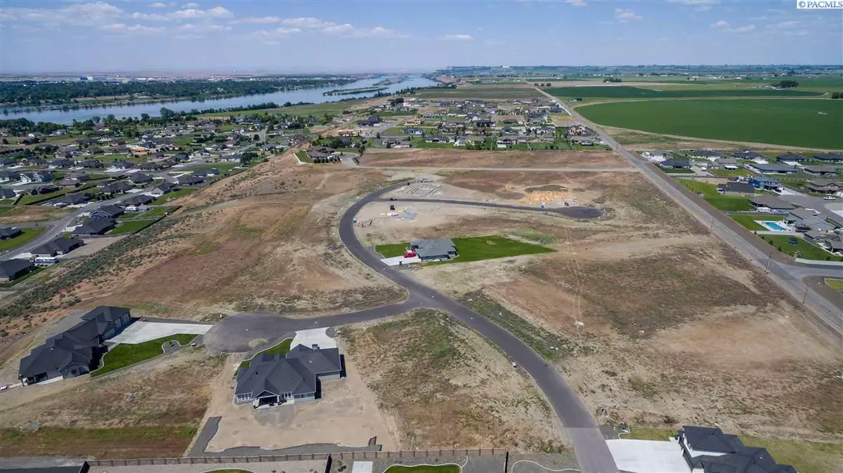 Pasco, WA 99301,6820 (Lot 8) Eagle Crest Dr