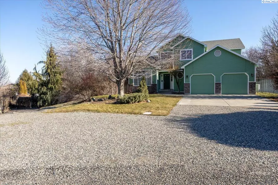 3026 Lesa Marie Court, Kennewick, WA 99338