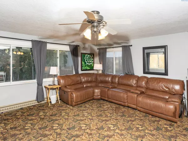 Pullman, WA 99163,215 SW Kimball Drive