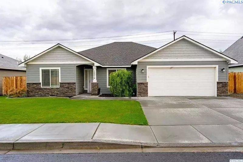 10314 W 16th Pl, Kennewick, WA 99338-5400