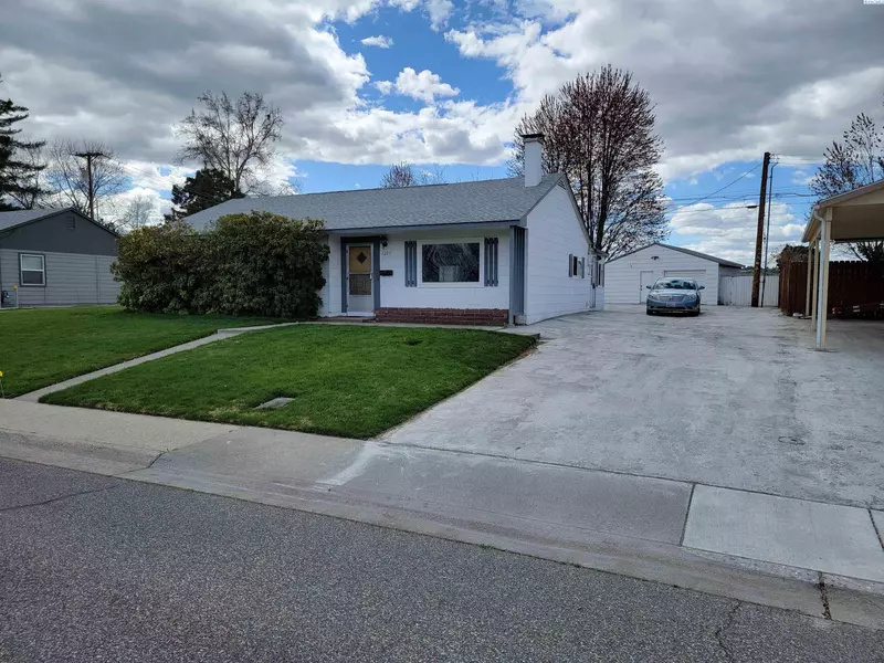 1203 Cottonwood Drive, Richland, WA 99354