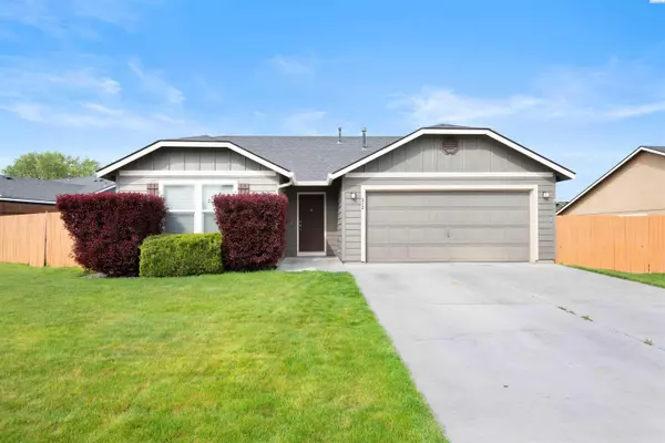 512 S Irving Place, Kennewick, WA 99336