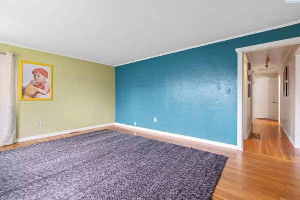 Kennewick, WA 99336,1223 W Bruneau Ave