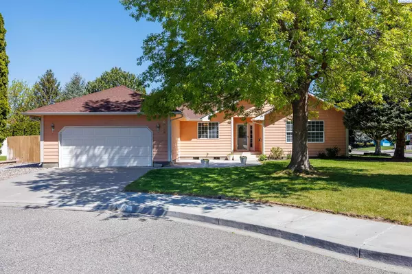 9004 W Klamath Court, Kennewick, WA 99336