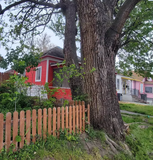 Kennewick, WA 99336-3926,411 W 1st Ave