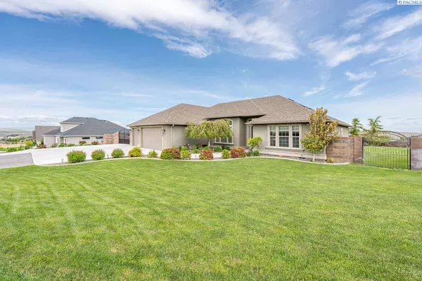 76602 E Reata Rd, Kennewick, WA 99338-8936