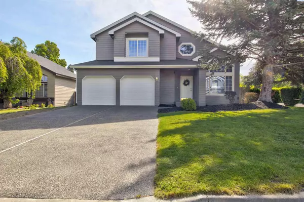 300 N Hawaii Street, Kennewick, WA 99336-1611