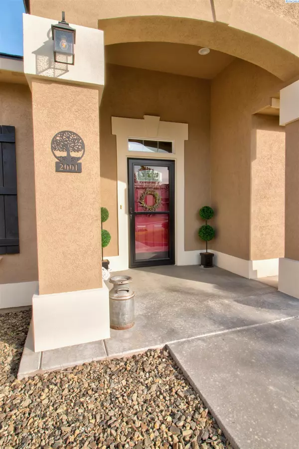 Kennewick, WA 99337,2001 W 51st