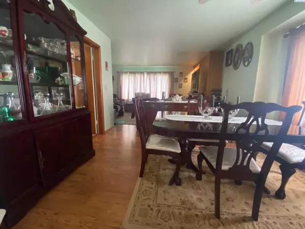 Grandview, WA 98930,202 Ave G