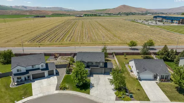 West Richland, WA 99353,1628 Crab Apple Circle