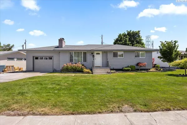 83 Cottonwood Drive, Richland, WA 99352