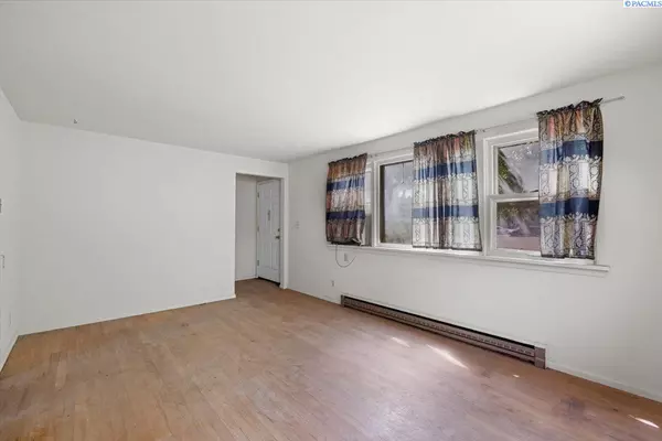 Kennewick, WA 99336,1332 W 4th Ave