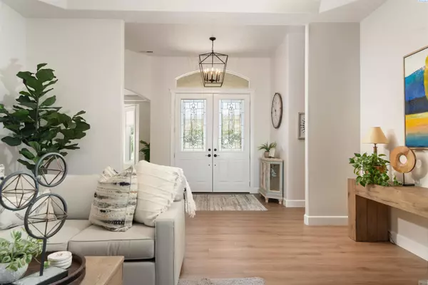 Kennewick, WA 99338,76102 Canyon Meadows Drive