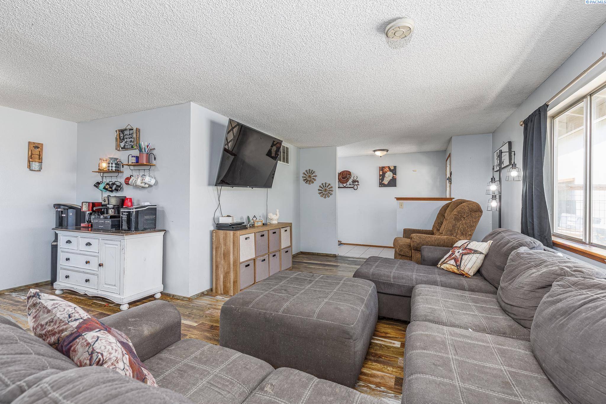 Sunnyside, WA 98944,132 Thill Ave