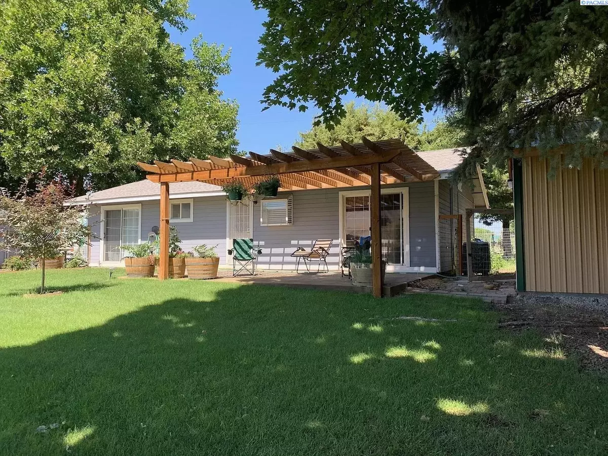 Prosser, WA 99335-0,142601 W North River Rd