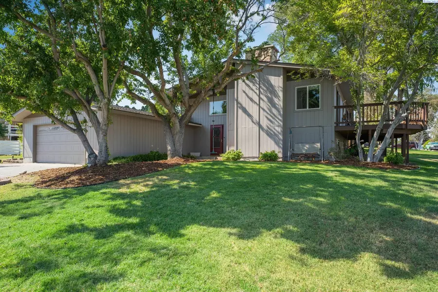 4138 Maple Lane, West Richland, WA 99353