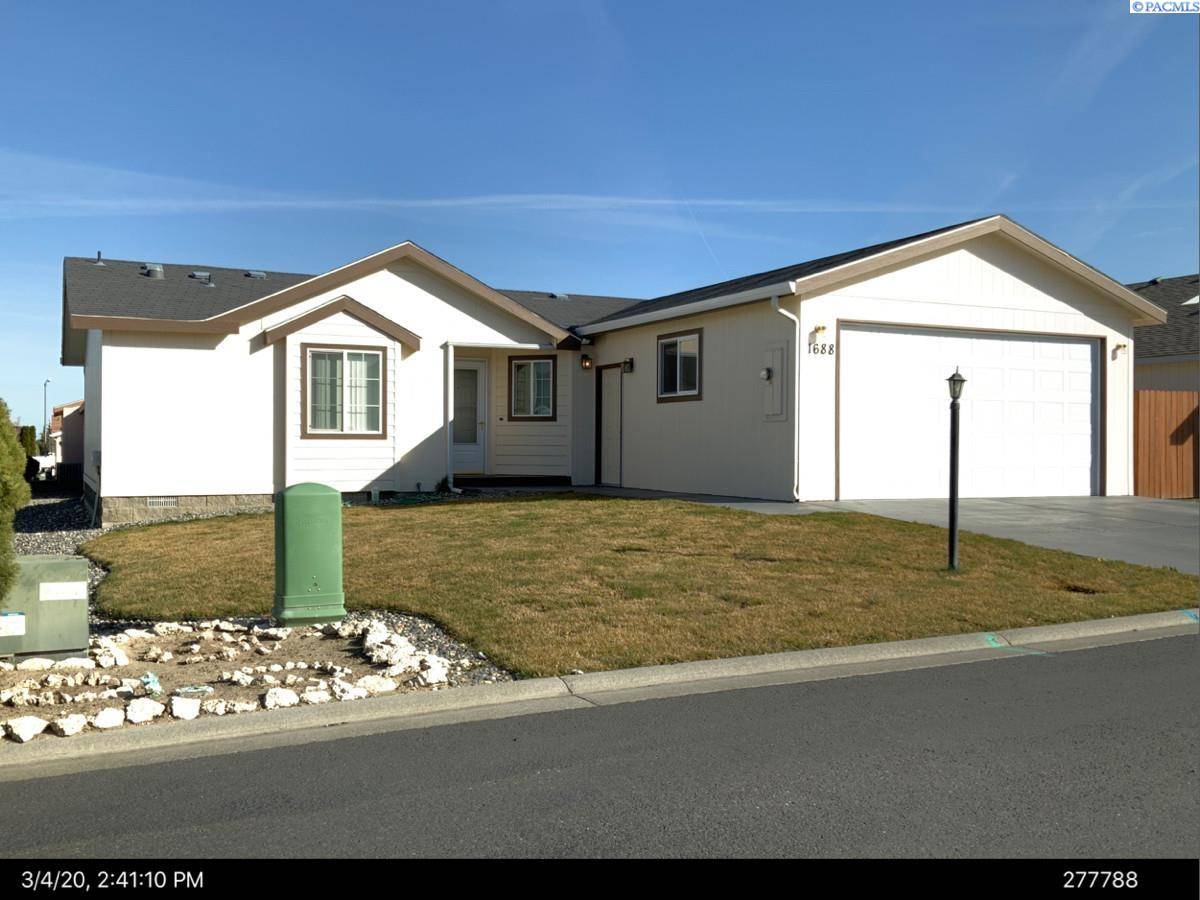 1688 Lantana Ave, Richland, WA 99352