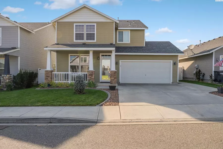 4520 Arabian Ln, Pasco, WA 99301-6676
