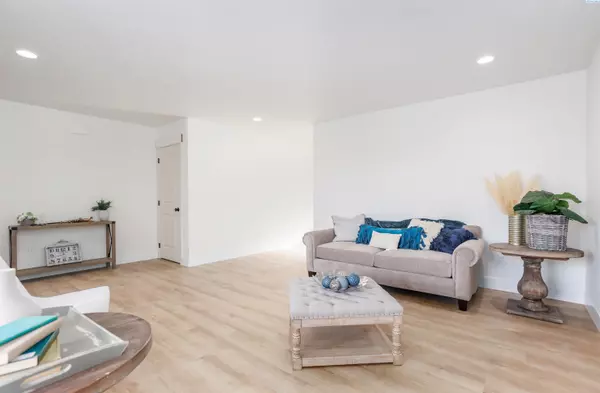 Mabton, WA 98935,807 S 6th St