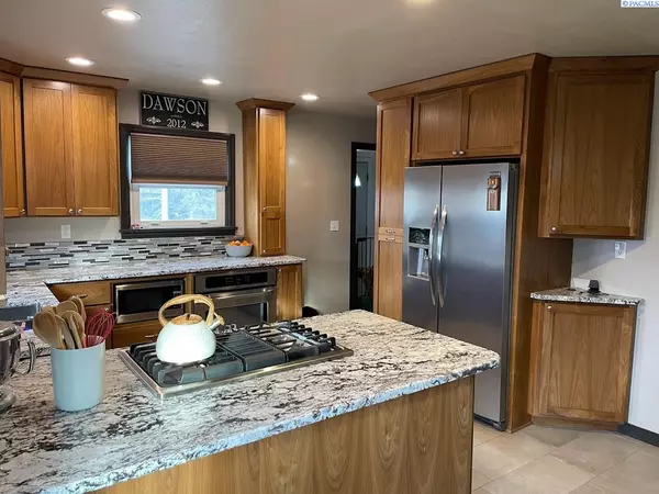 Colfax, WA 99111,604 E Valleyview