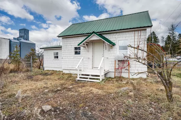 208 S 3rd St, Garfield, WA 99130